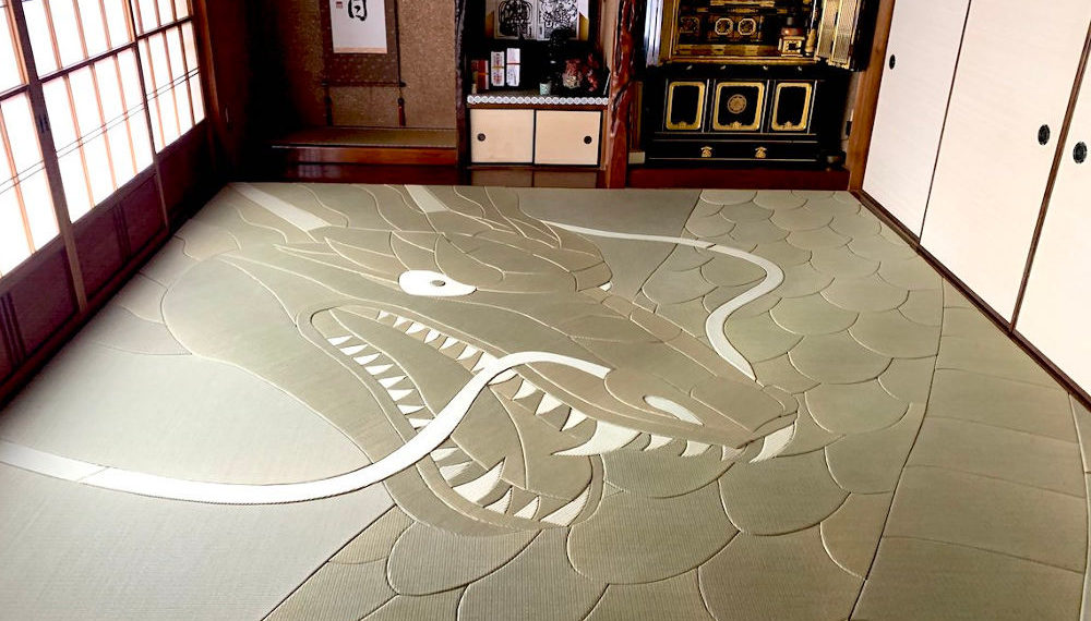 Artist Takes Japanese Art Of Traditional Woven Straw Mats To The Next Level With Dragon Design