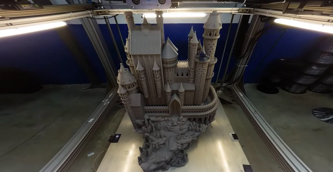 Giant 3-D Printer Printing A 39-Inch Tall Castle Model