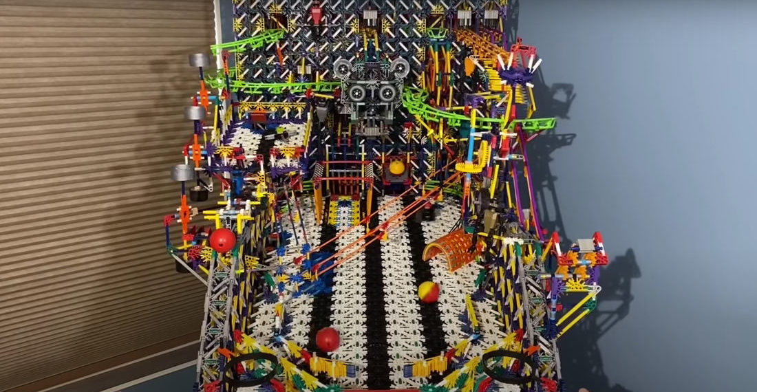 Guy Builds Insanely Impressive Fully Functional Pinball Machine Out Of K’NEX