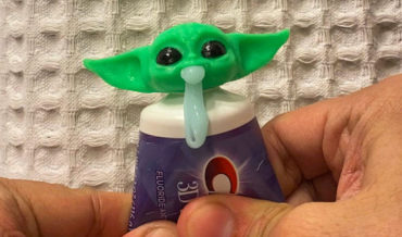 Oh Wow: Vomiting Baby Yoda Toothpaste Toppers