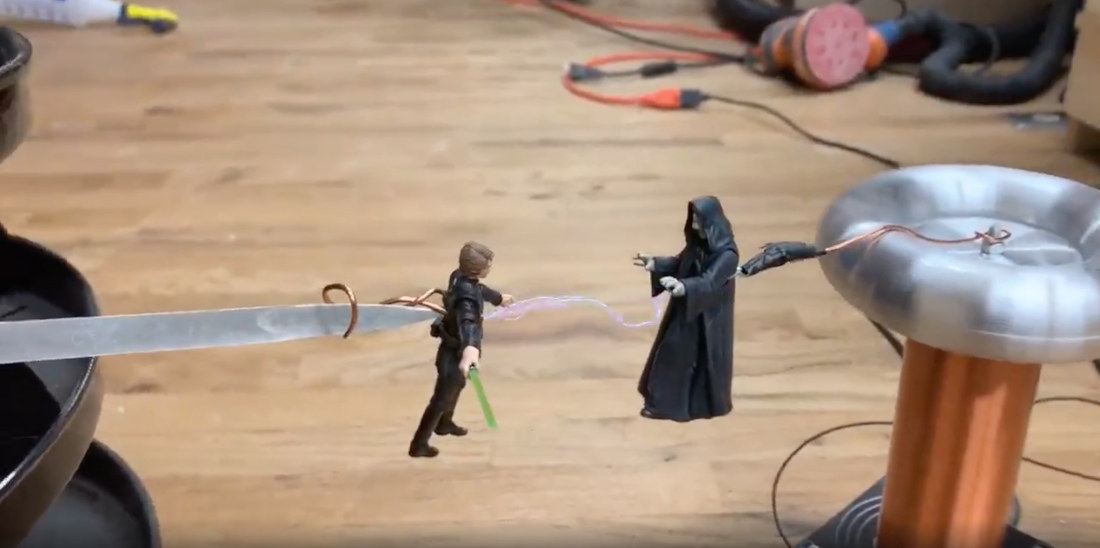 Emperor Palpatine Force Lightnings Luke Skywalker Via Tesla Coil