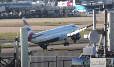Video Of Airplane Aborting Landing After Touchdown Due To High Winds