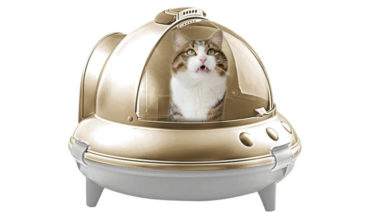 Finally, The UFO Cat Litter Box You’ve Been Waiting For