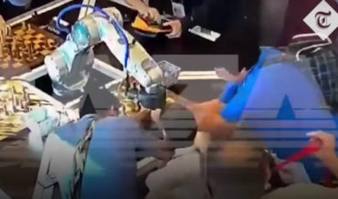 Chess Playing Robot Breaks Kid’s Finger During Tournament