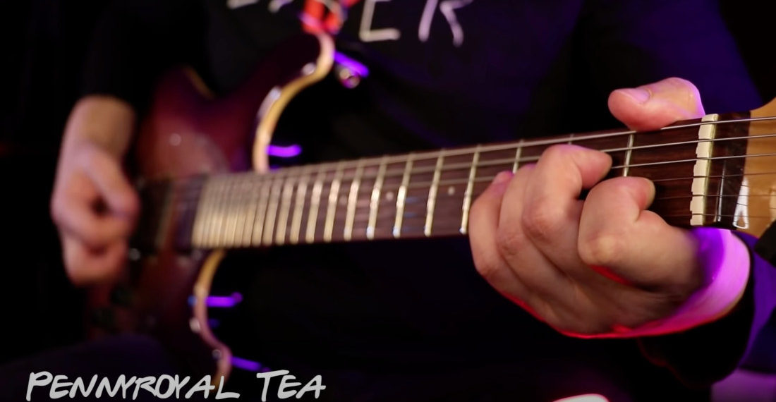 Guitarist Performs His Top 50 Favorite Nirvana Guitar Riffs