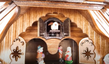 100 Cuckoo Clock Cuckoos In 100 Seconds