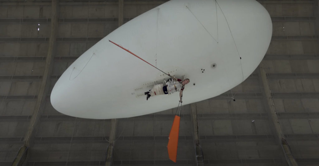 I'm Floating, Jack!: Personal One-Person Blimp Flights