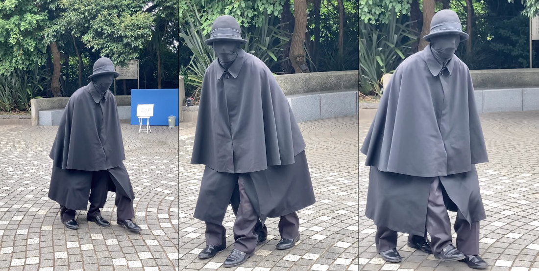 Freaky Deaky 4-Legged Street Performer In Japan