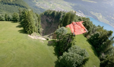 Wingsuiting The ‘Sputnik Crack’ In The Alps