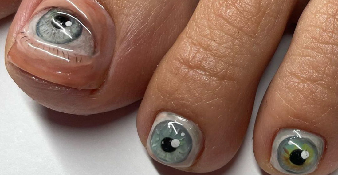 Nail Artist Creates Realistic Eyeball Pedicure