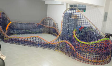Guy Builds Miniature Version Of Real Roller Coaster With K’Nex