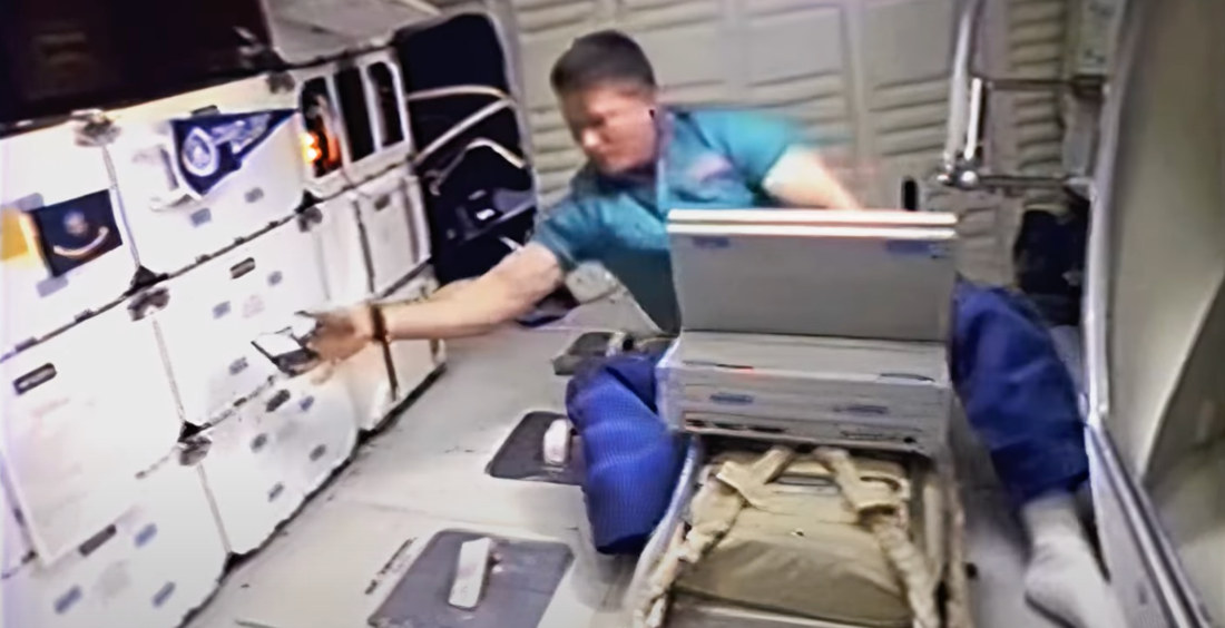 Ejecting Floppy Disks In Space: The Past In The Future