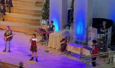 Middle School Band Performs Gun n’ Roses’ ‘Sweet Child O’ Mine’