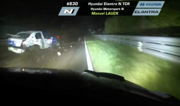 Driver Smoothly Avoids Crash During Nürburgring 24 Hours Race