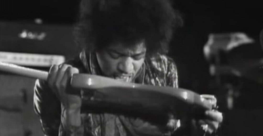 Jimi Hendrix Performing ‘Hey Joe’ In 1967 With His Teeth, Tongue