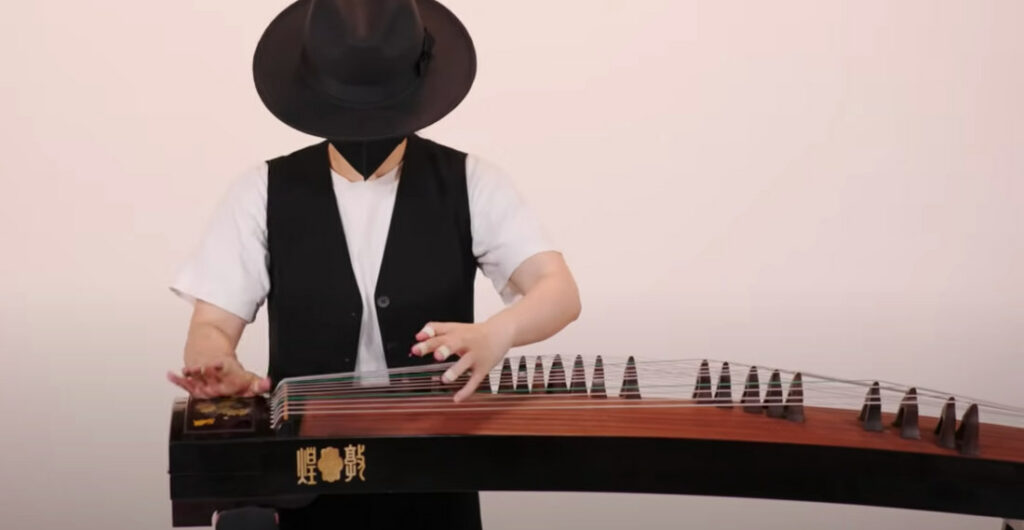 Michael Jackson's 'Beat It' Performed On A Traditional Chinese Guzheng