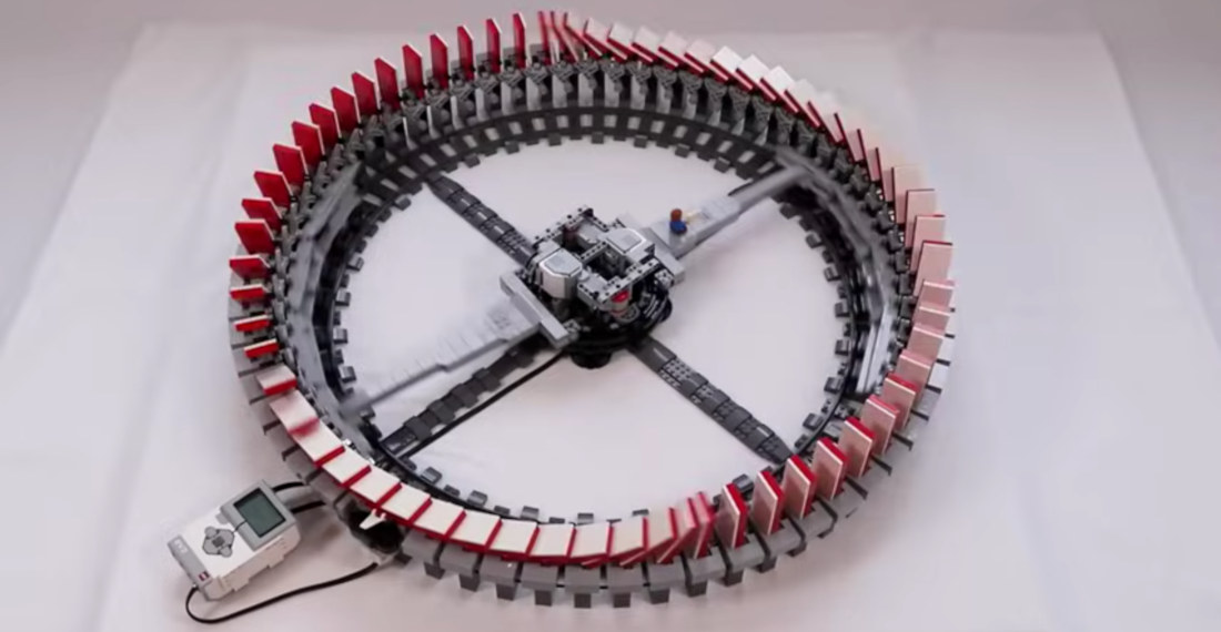 Infinite LEGO Domino Loop Machine Gets Upgraded
