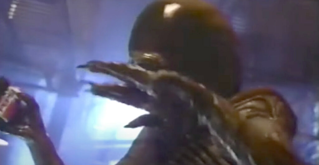 1992 Alien 3 Pepsi Commercial Features Xenomorph Drinking A Pepsi, Burping