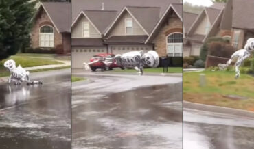 Skeleton Balloon Gets Spooky In The Street