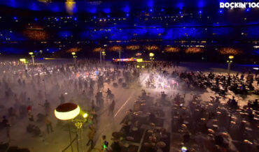 Blur’s ‘Song 2’ Performed By 1,000 Musicians: Woo-hoo!
