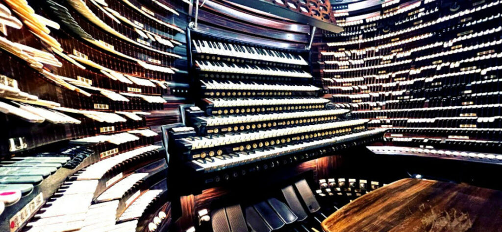 A Tribute To Bach On The Largest Musical Instrument In The World