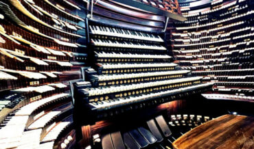 A Tribute To Bach On The Largest Musical Instrument In The World