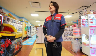 A Day In The Life Of A Japanese Game Center Worker