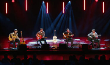 Acoustic Guitar Quartet Perform Star Wars Theme & Imperial March