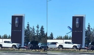 Wacky Waving Inflatable Tube Guy Puts On Stunning Performance At Lincoln Dealership