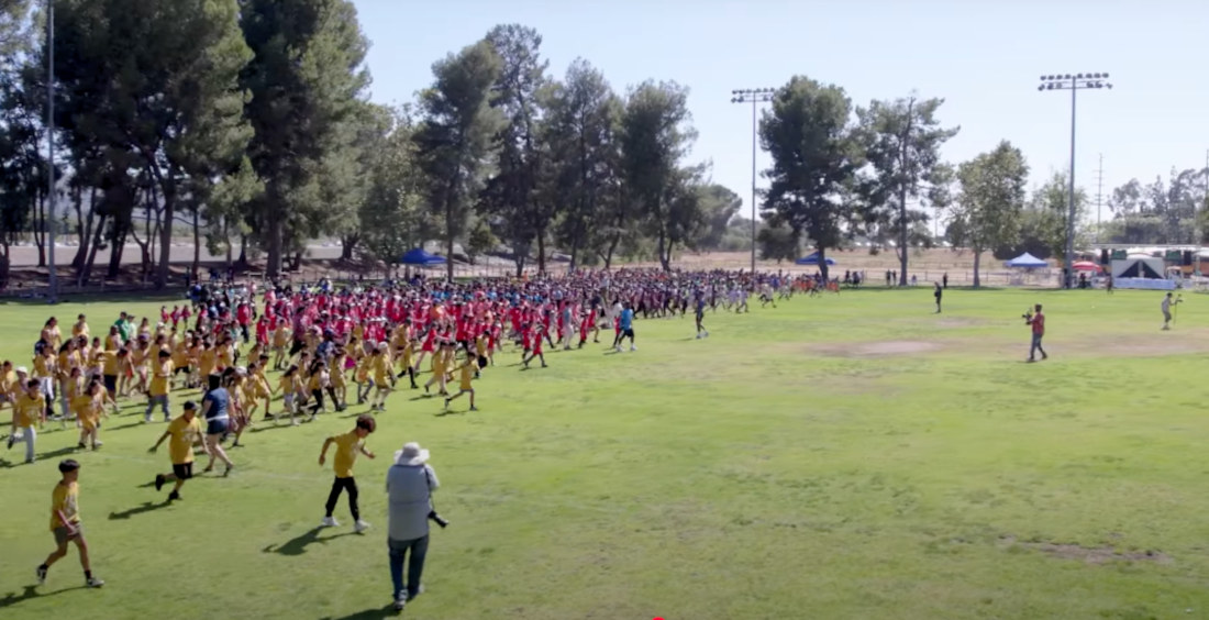 1,423 Kids Set World Record For Largest Game Of Red Light, Green Light
