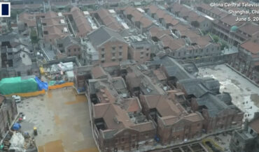 432 Robots Work In Tandem To Lift And Move Entire City Block