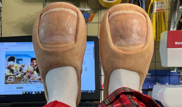 Giant Toe Slippers