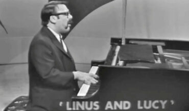 Vince Guaraldi’s First Televised Peformance Of ‘Linus And Lucy’