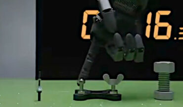 Ultra Fast Robotic Hand Demonstrates Its Finger Speed