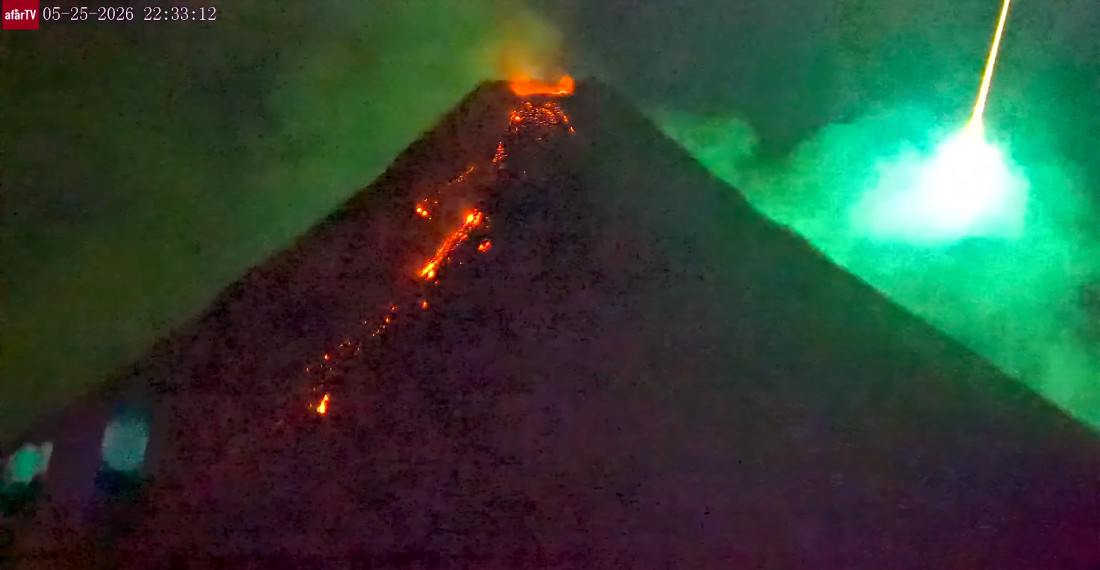 Volcano Live Stream Captures Meteor Speeding By