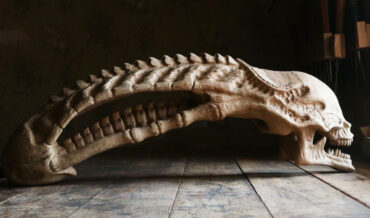 Carving a Life-Size Xenomorph Alien Skull Out Of Oak